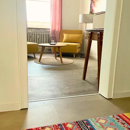 Neu Frisch Eingerichtet In Ruhiger Lage Apartment *